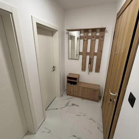 アパート Milosevic