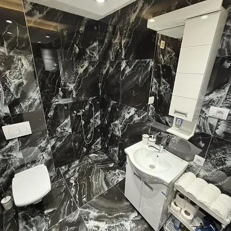 アパート Milosevic ズラティボール